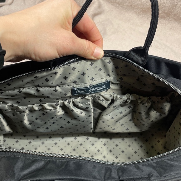 NWOT - Lug Romper 2 Tote - Bloom Black/Black - Picture 4 of 11